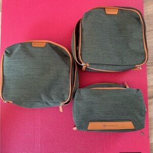 NWOT - Nordace Forrest Green Packing Cubes and Make Up Bag